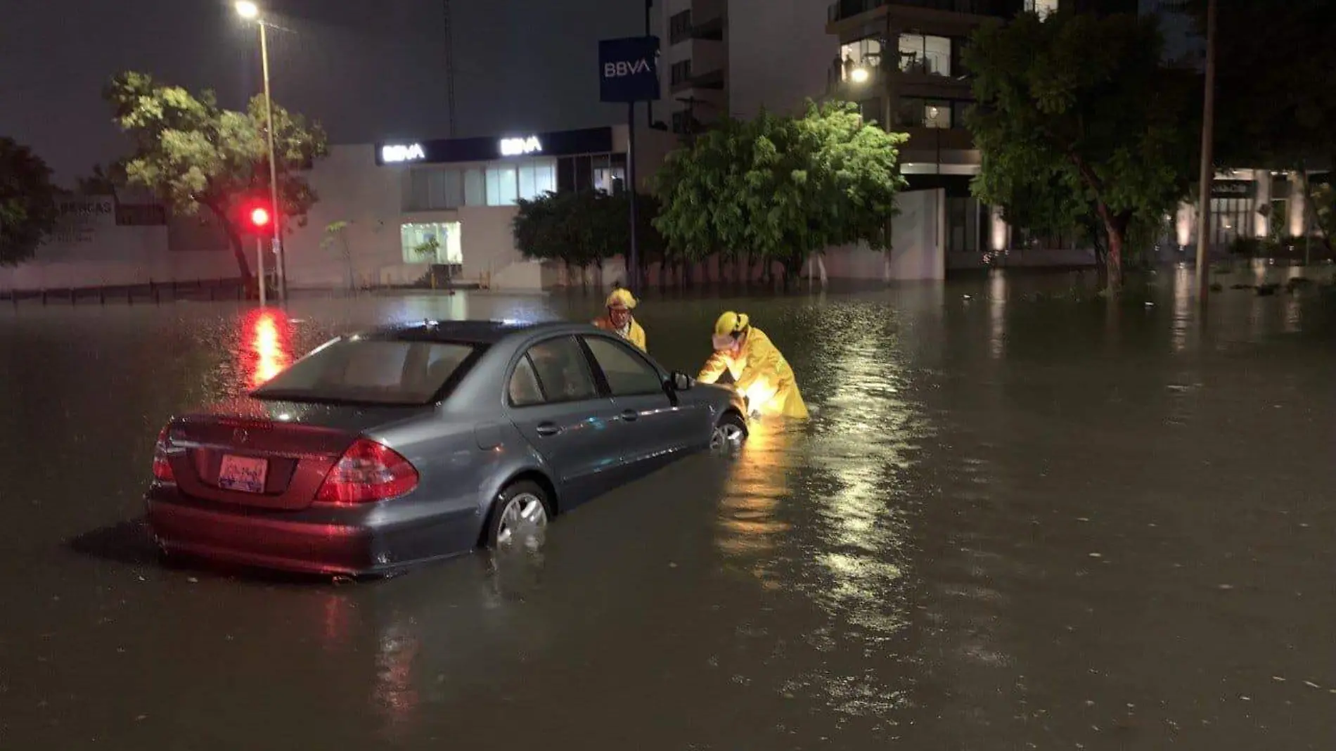 Por inundaciones